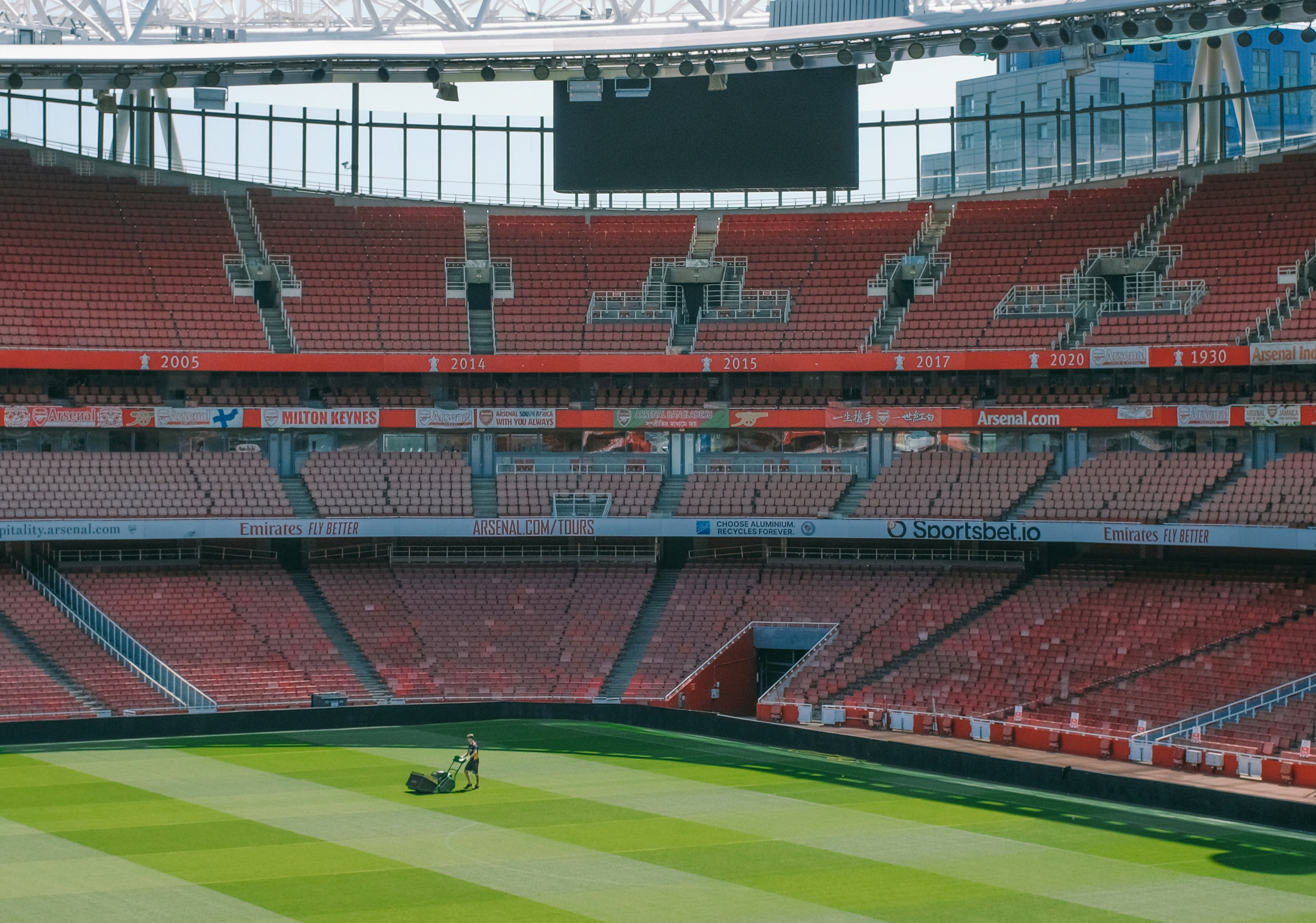 ロンドンで有名なサッカーチームは？人気チームやスタジアムについて 