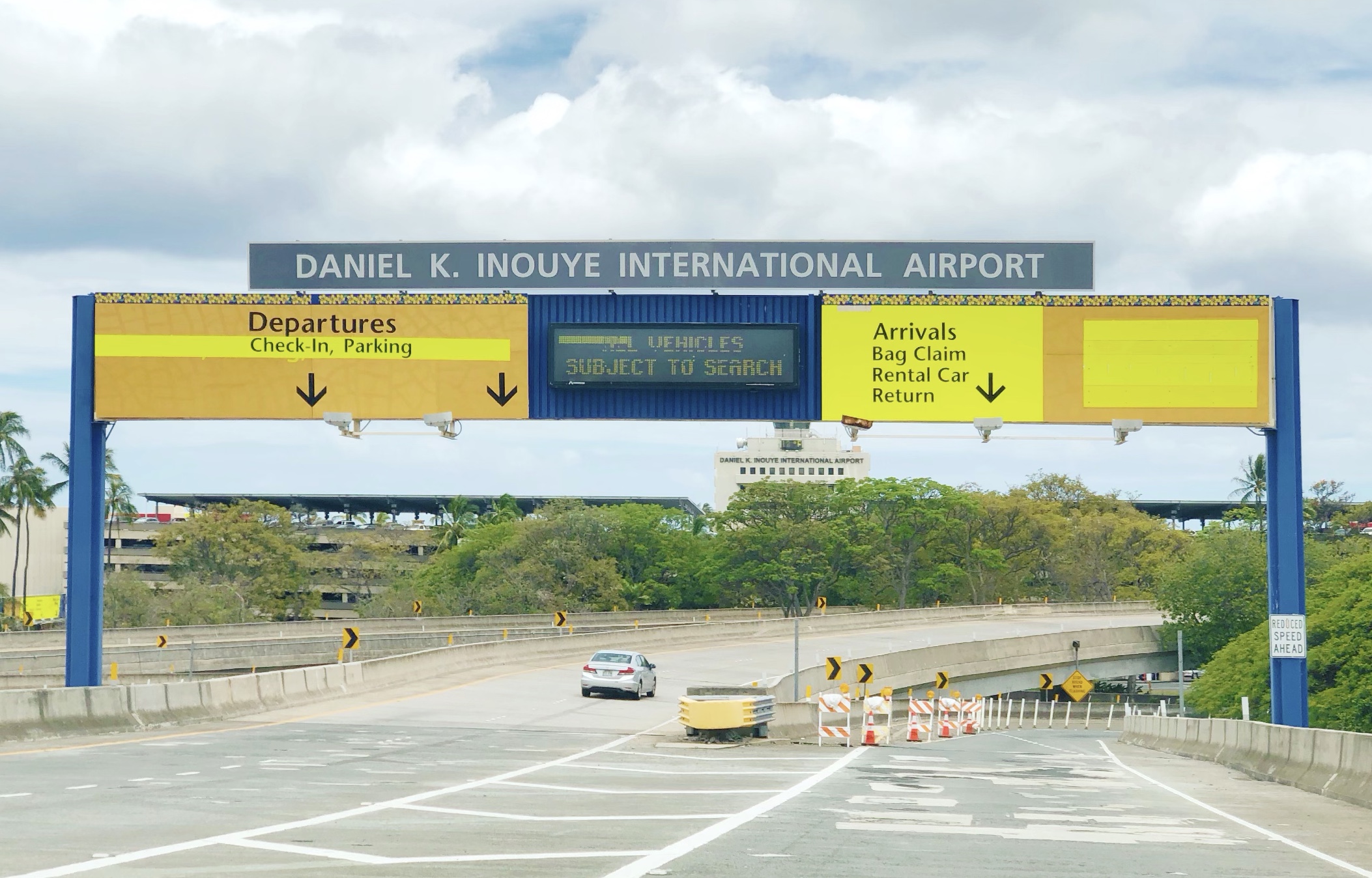 ハワイ ホノルル オアフ島 のダニエル K イノウエ国際空港から市内の移動アクセス方法 手段ガイド ロコタビ