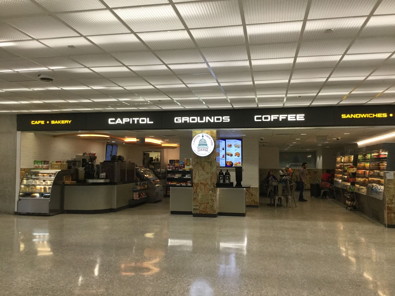 ワシントンDCのダレス国際空港乗り継ぎ（トランジット）方法と待ち時間の過ごし方