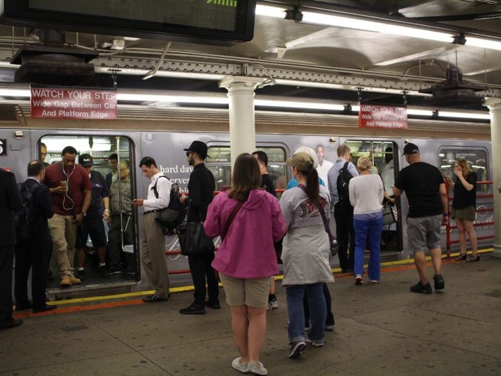 ニューヨーク地下鉄ガイド サブウェイ乗り方 路線図 料金も ロコタビ