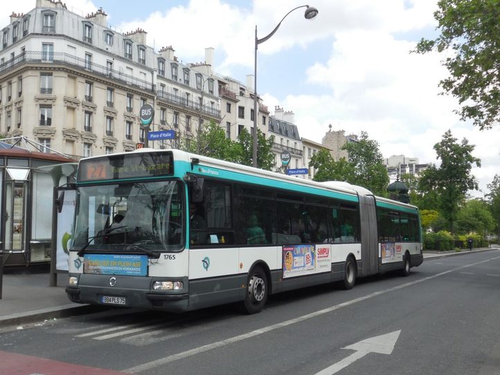 パリのバス乗り方ガイド〜路線図、料金、おすすめ観光ルート
