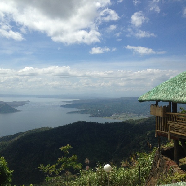 フィリピン郊外観光ツアー タガイタイ タール火山など マニラ ロコタビ
