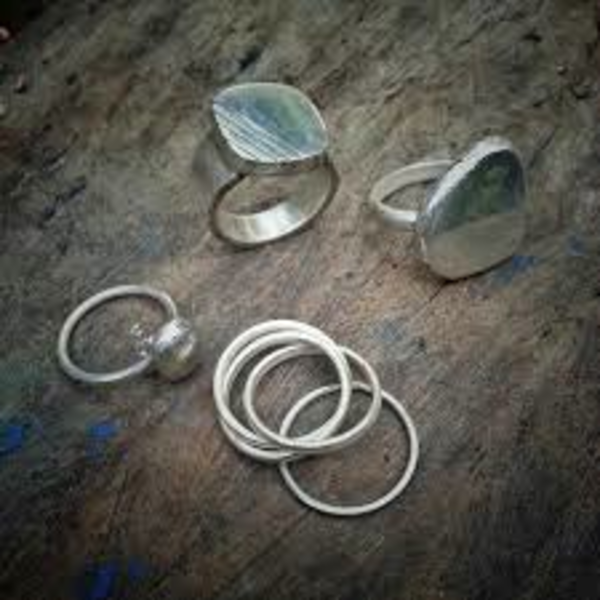 シルバーアクセサリー制作体験 : 2時間コース | ジョグジャカルタ