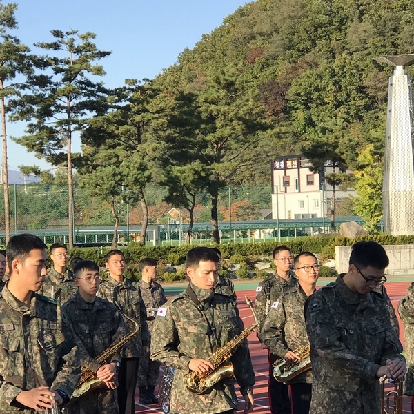 K Popアイドルの入隊 お見送り 除隊や修了式や軍フェスティバルの送迎専門です ソウル ロコタビ