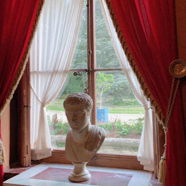 🔟ナポレオンの過ごしたマルメゾン城、街と教会。 | パリ | ロコタビ