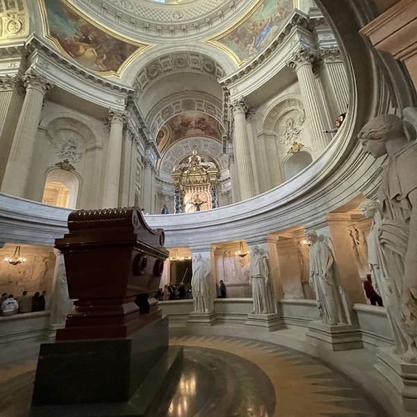 🔟ナポレオンの過ごしたマルメゾン城、街と教会。 | パリ | ロコタビ