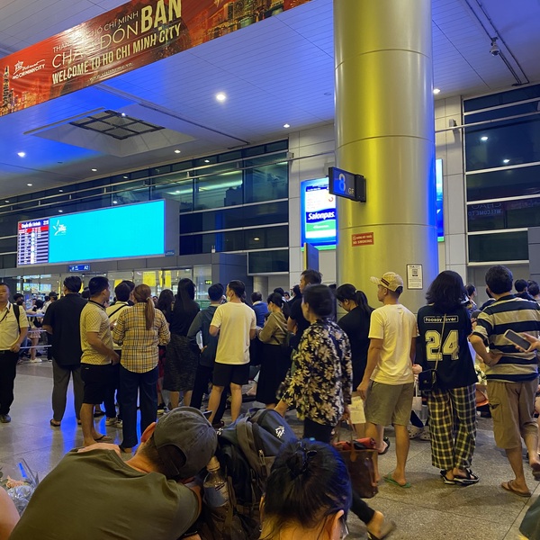 空港ピックアップ ホーチミン ロコタビ