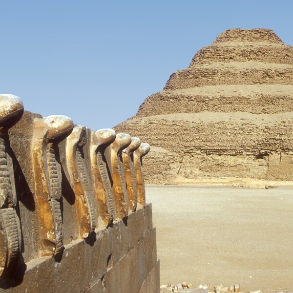 日本語ガイド付き、ギザの三大ピラミッド、スフィンクス、サッカラの