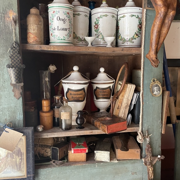 クリニャンクール蚤の市でアンティーク巡り（所要時間3時間） | パリ