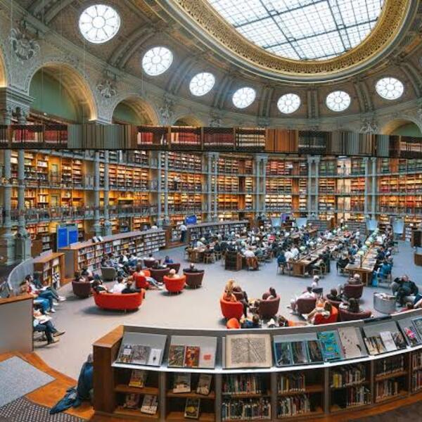 パリ古き良き時代パサージュ巡りとフランス国立図書館・同行ご案内半日