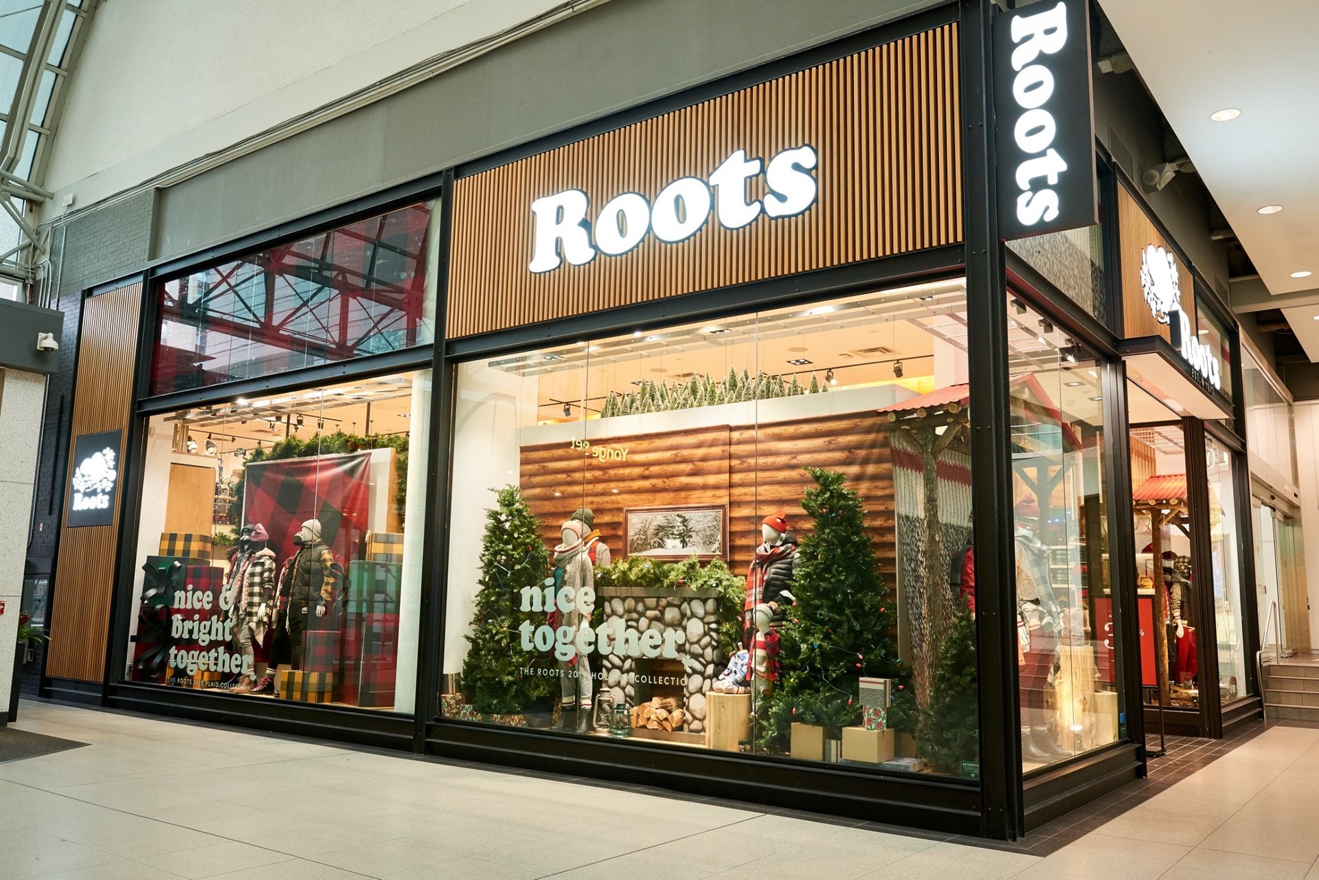 カナダ 発祥のアパレルブランド「Roots」