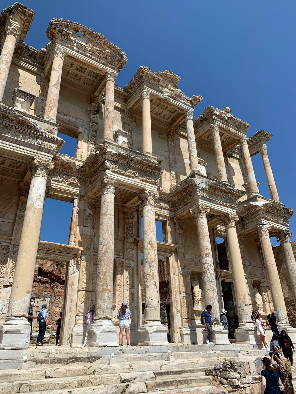 専用車で巡る古代都市エフェソスと周辺観光