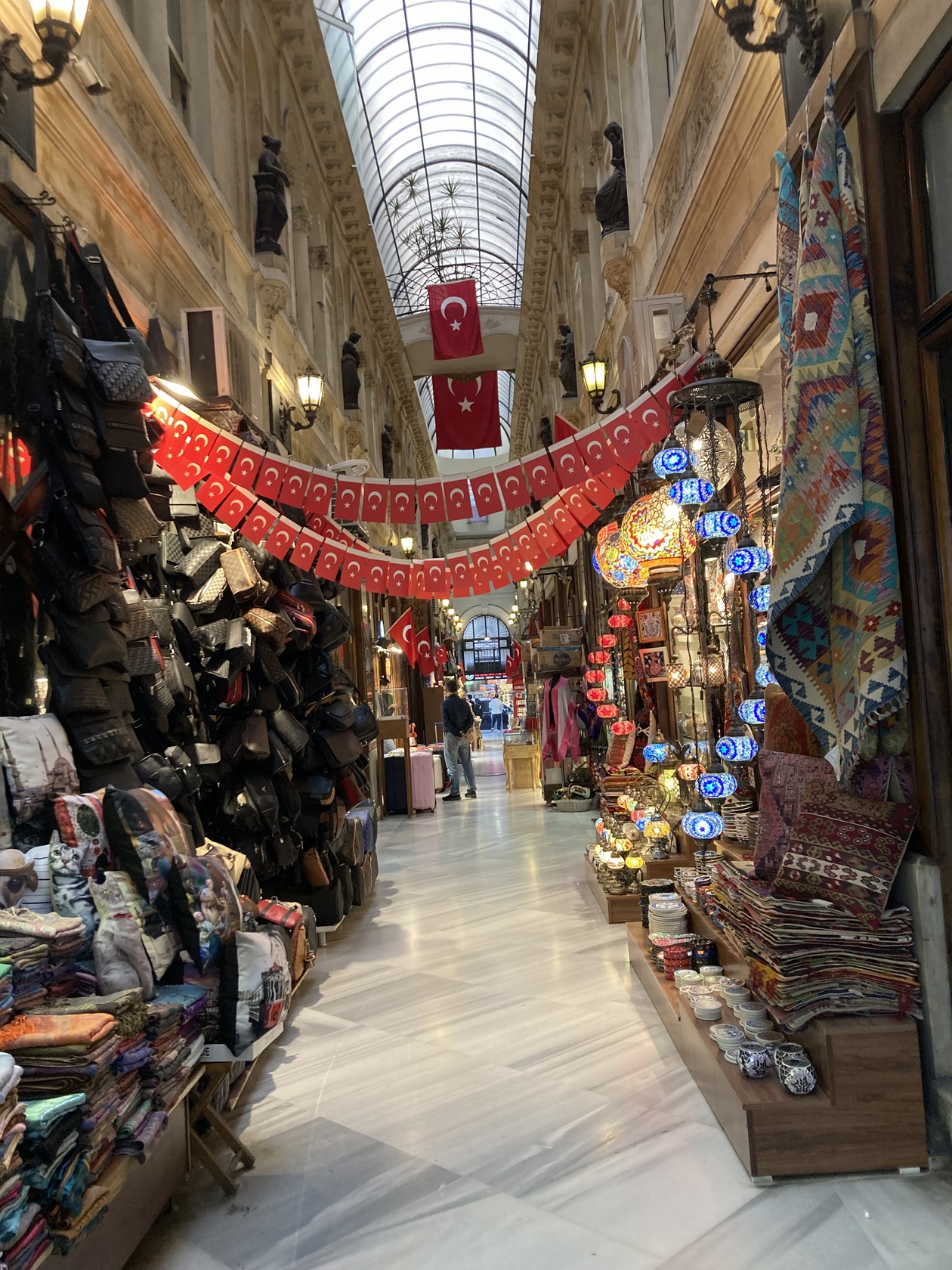 新市街のお勧めパサージュ | イスタンブール在住メメットさんのおすすめショッピング・買物スポット