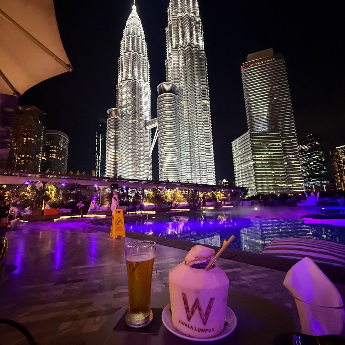 W HOTEL WET DECK BAR