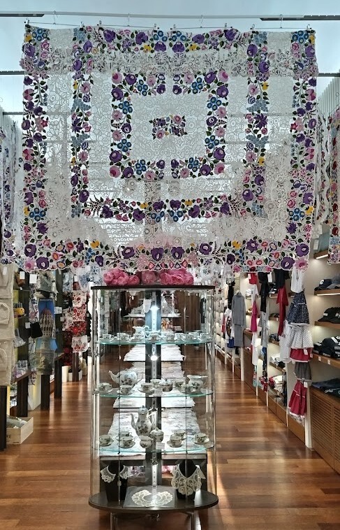 ドム民芸品店