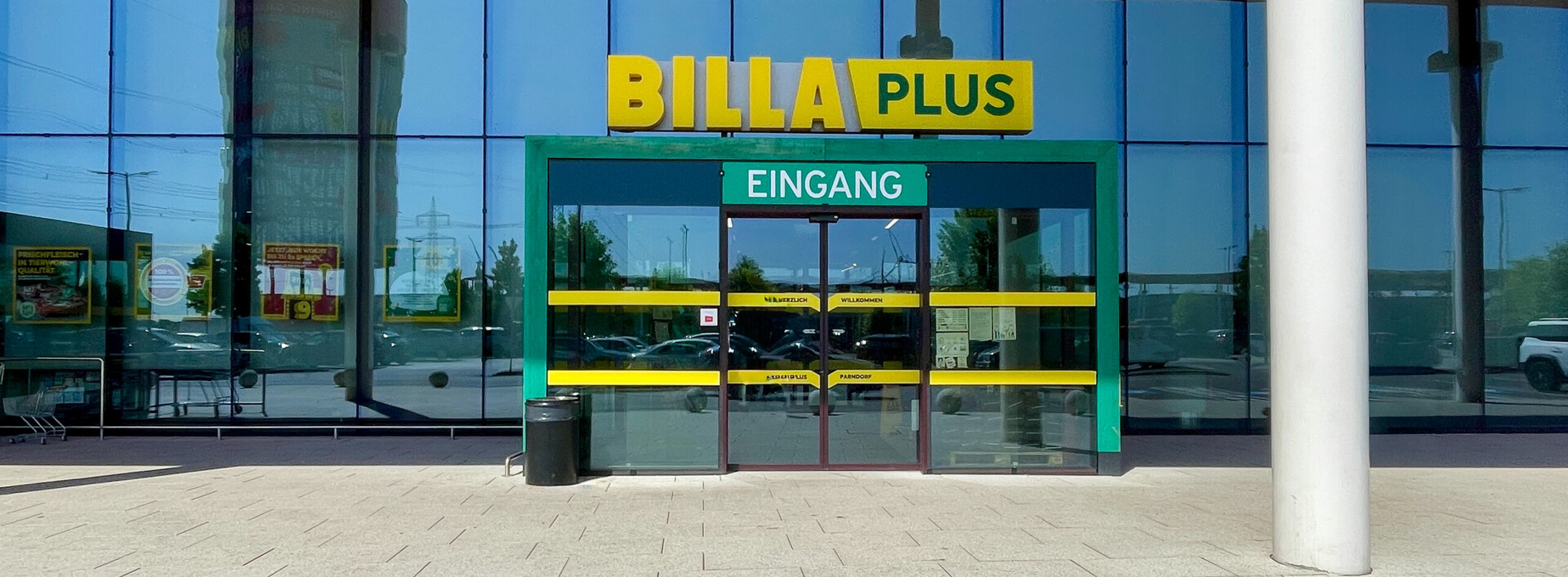 【スーパーマーケット BILLA Corso】