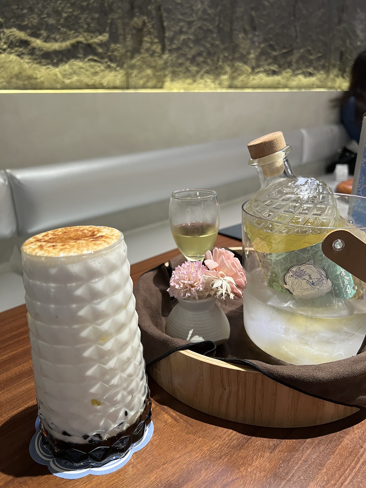 新しくできたおしゃれな茶館(お茶屋さん)