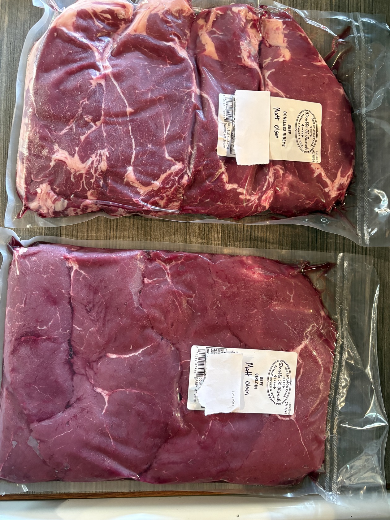 ステーキや鹿肉
