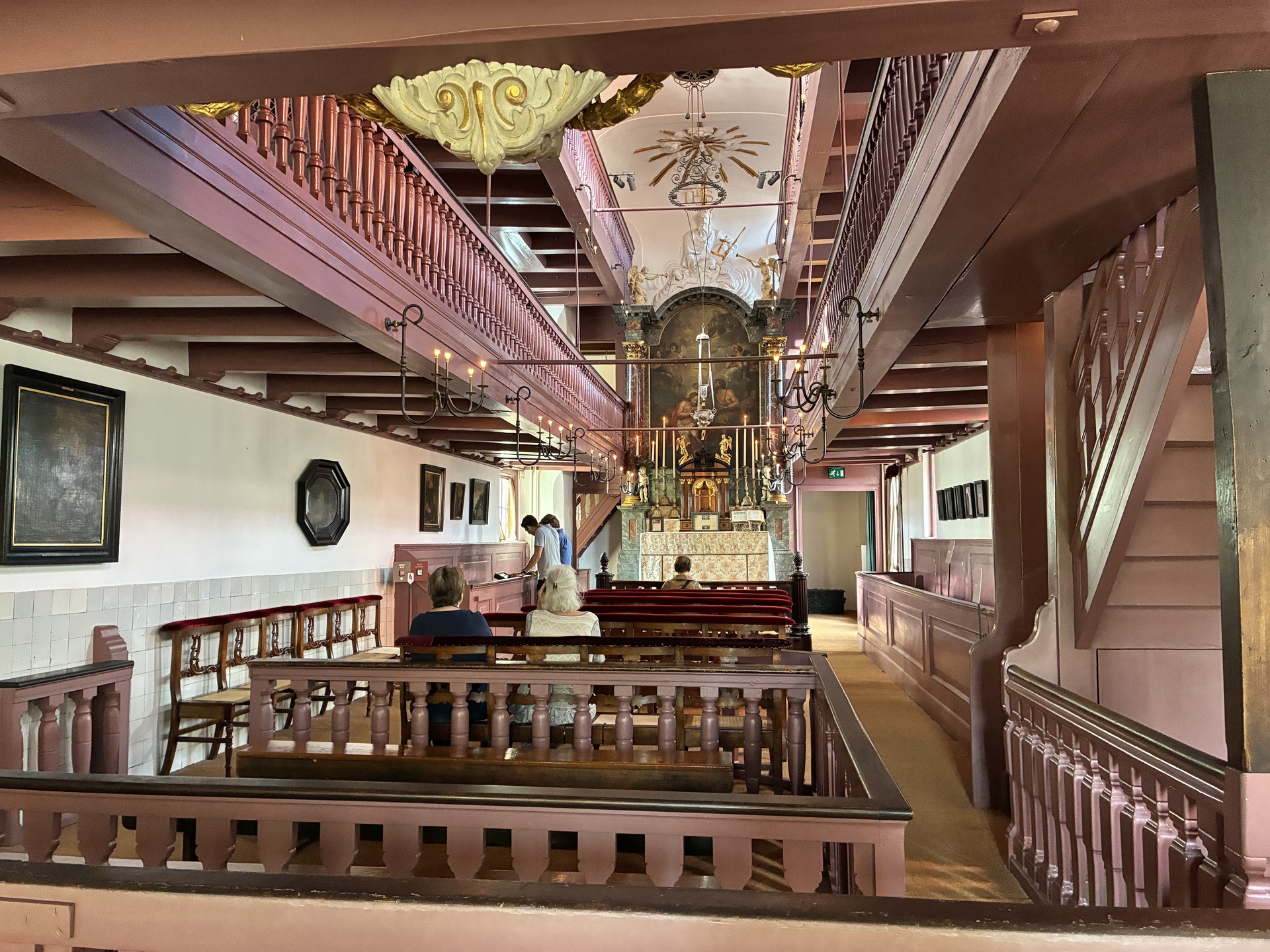 屋根裏の教会博物館