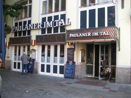 レストラン　Paulaner im Tal