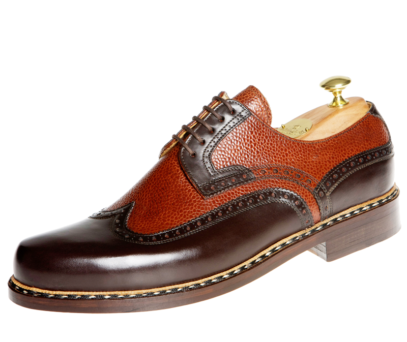 紳士たちの自分へのご褒美！ブダペストの街歩きには、１９世紀からずっと流行っている高級靴「ブダ」を！