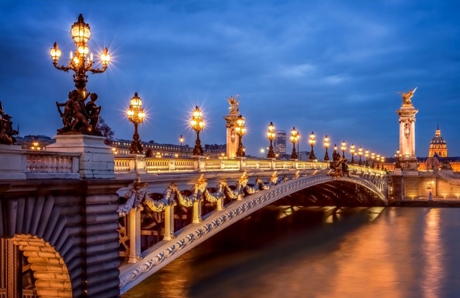 アレクサンドル3世橋 パリ在住日本人のおすすめ夜景スポット ロコタビ