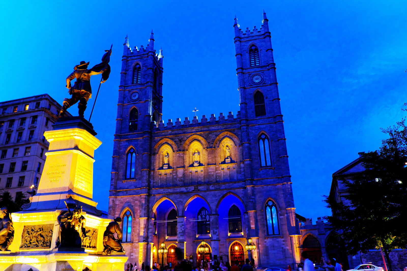 ノートルダム大聖堂 モントリオール在住藍さんのおすすめ観光スポット ロコタビ