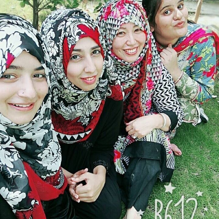 Mishaさんの回答 はじめまして ご質問ありがとうございます ヒジャーブの件ですが今現在はラホールは暑いのでコット ロコタビ